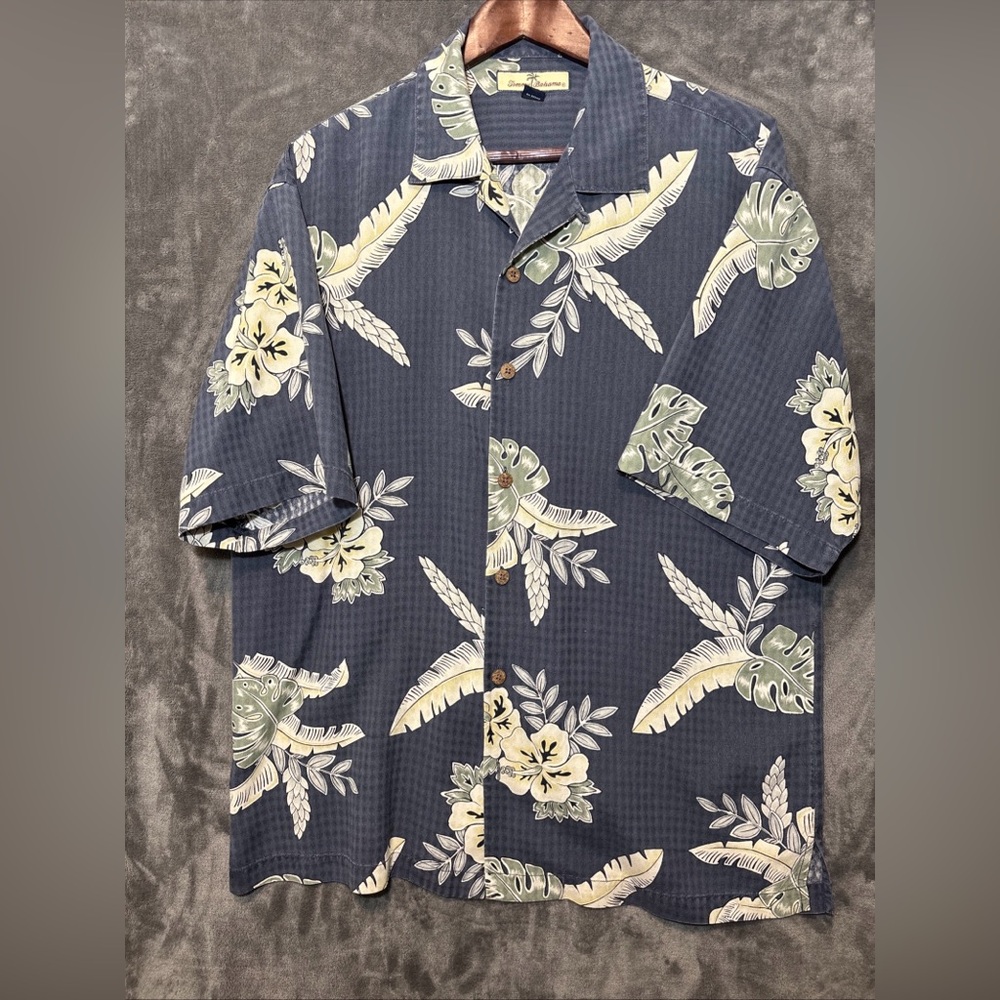 Tommy Bahama Navy and Cream Tropical Shirt 100% Shirt